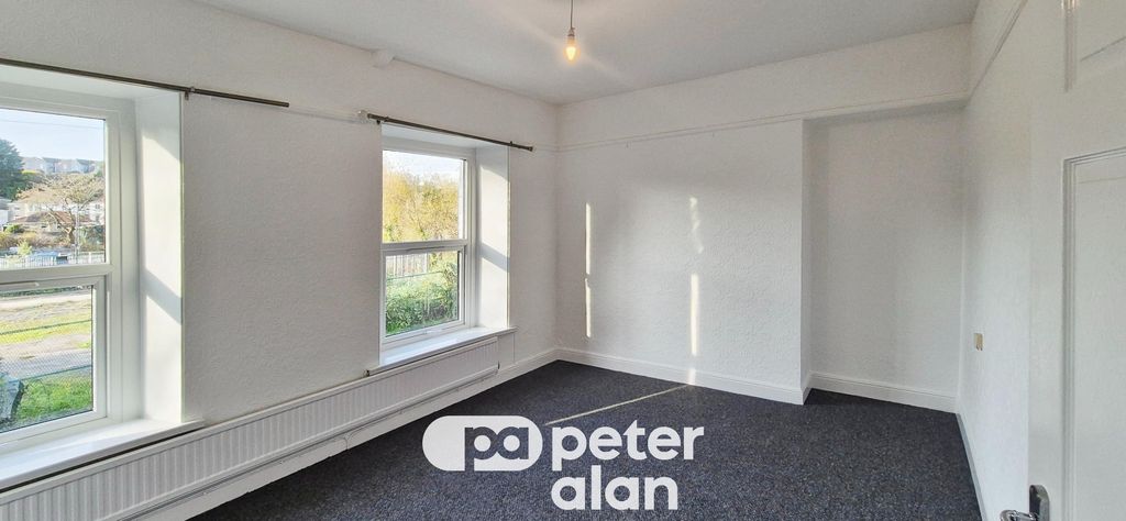 Additional image 3 of 3 bed property to rentRockingham Terrace, Neath SA11