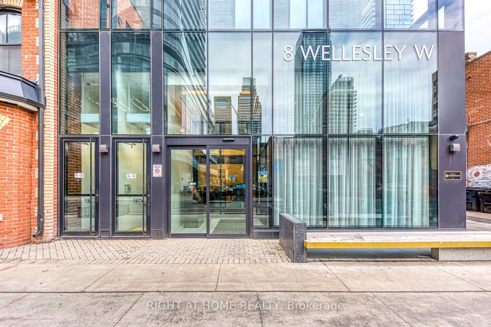3112-8 Wellesley Street W, Toronto, ON, M4Y 0J5