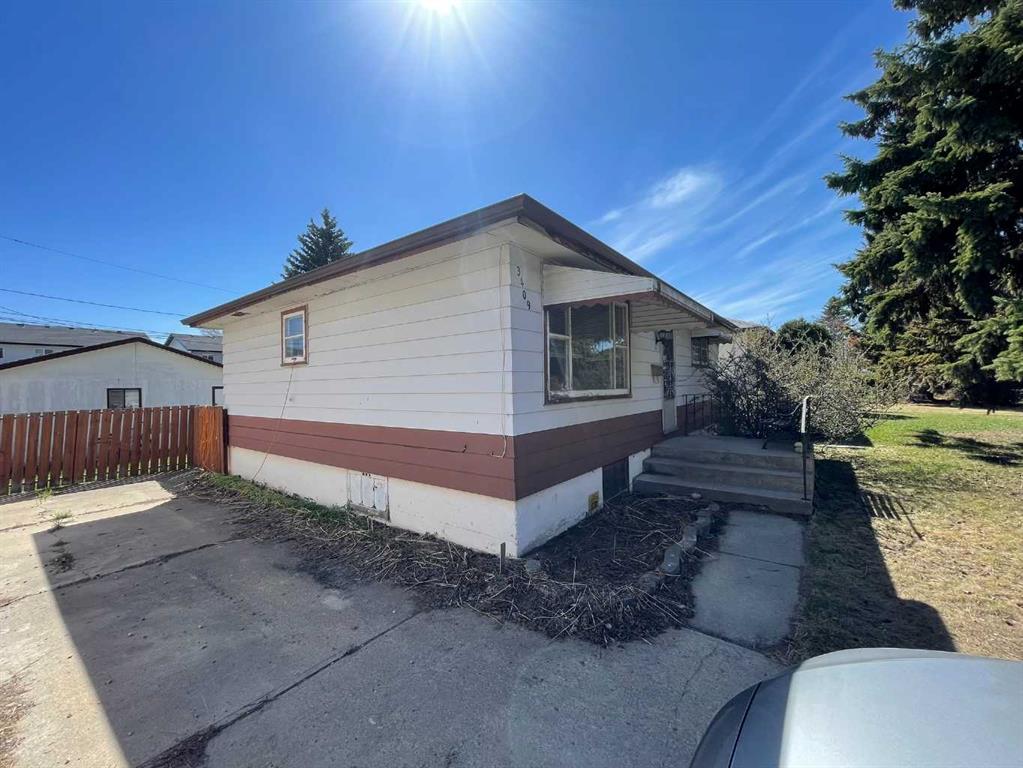 Additional image 3 of 3409 52 Avenue, Red Deer, AB, T4N 4J3