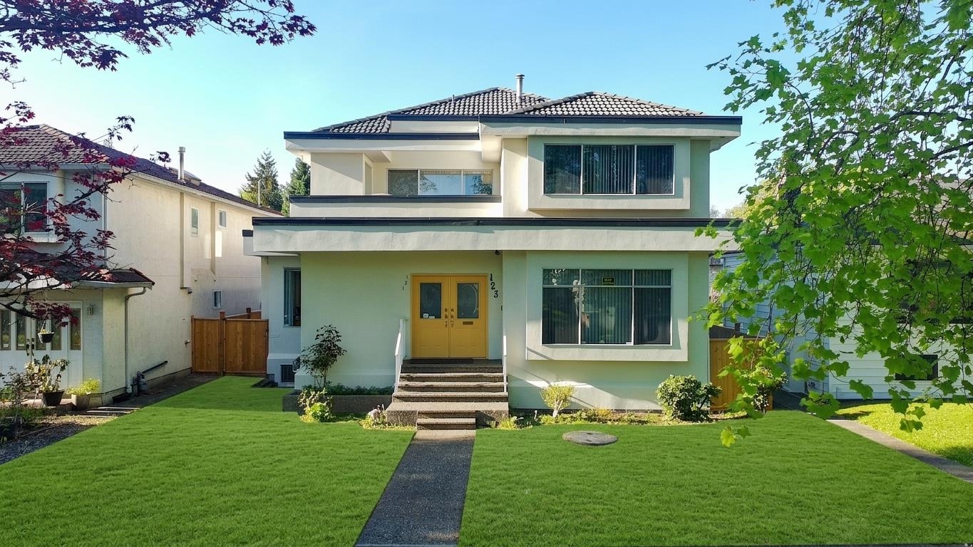 123 45th Avenue E, Vancouver, BC, V5W 1W8