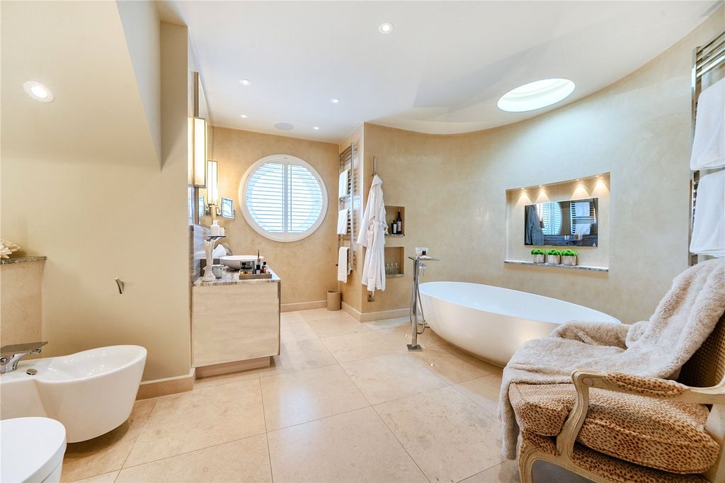 Additional image 35 of 6 bed detached house for salePriory Drive, Stanmore HA7