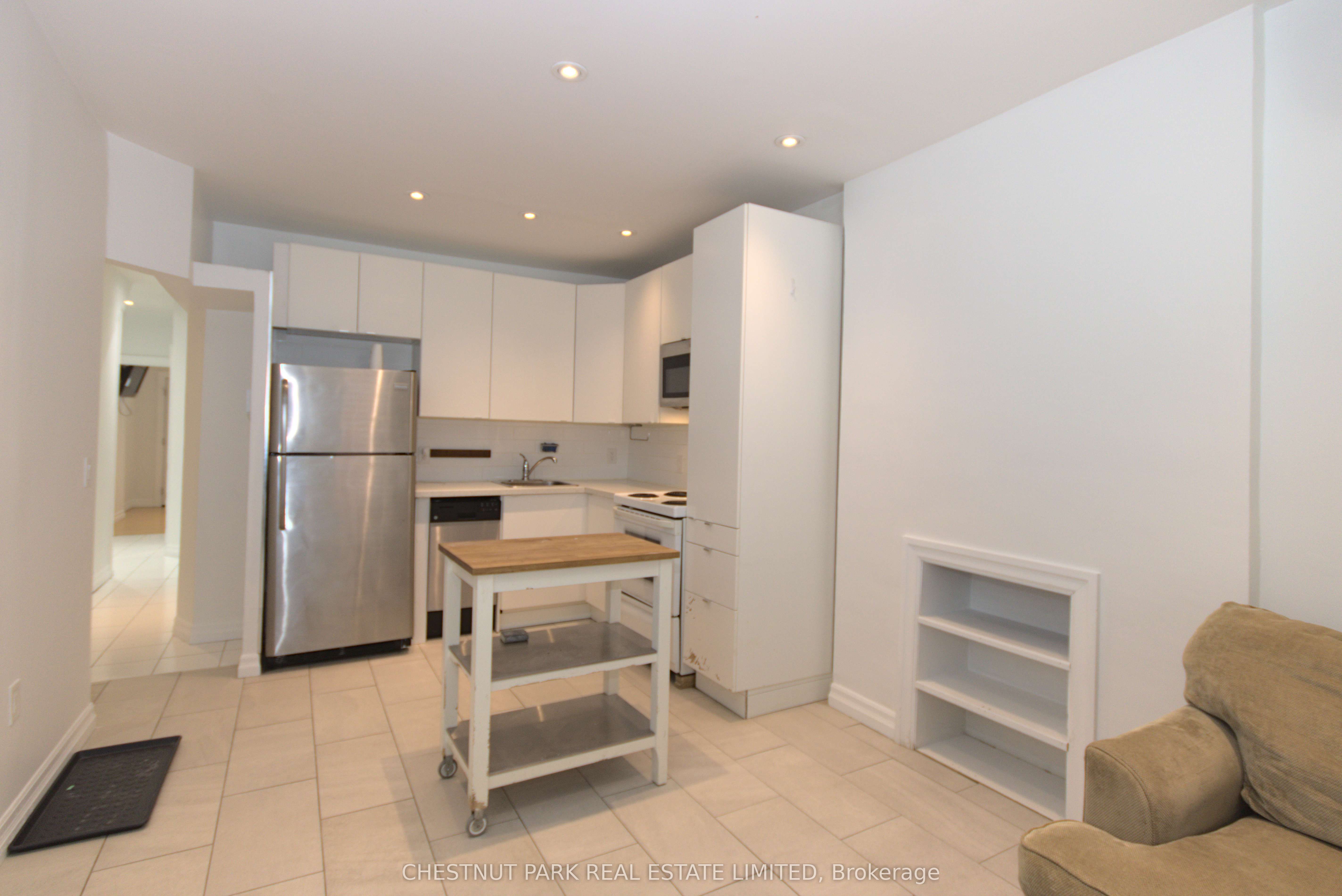 1-113 Mcgill Street, Toronto, ON, M5B 1H5