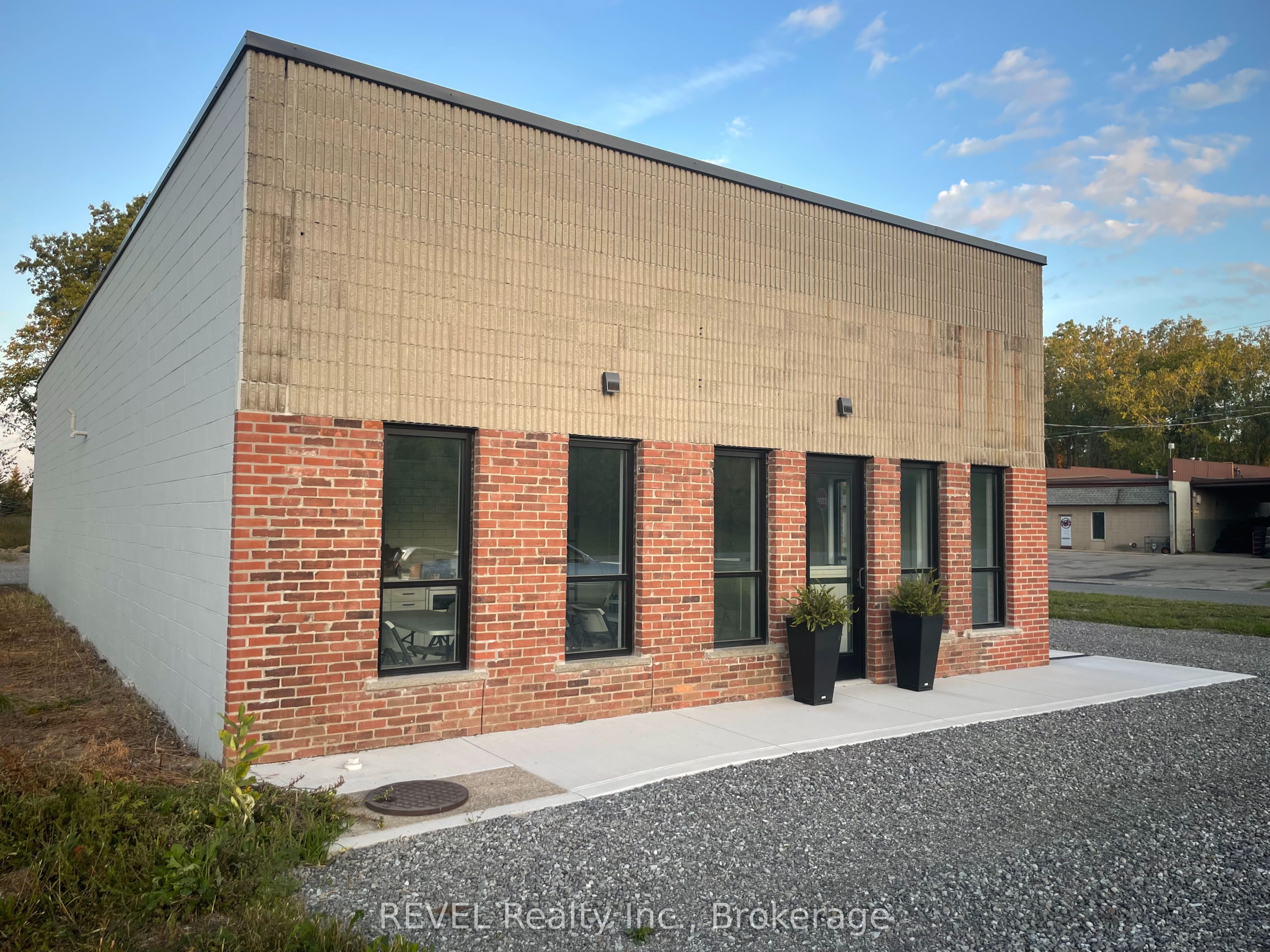 Additional image 2 of 8455 Stanley Avenue, Niagara Falls, ON, L2G 0C9