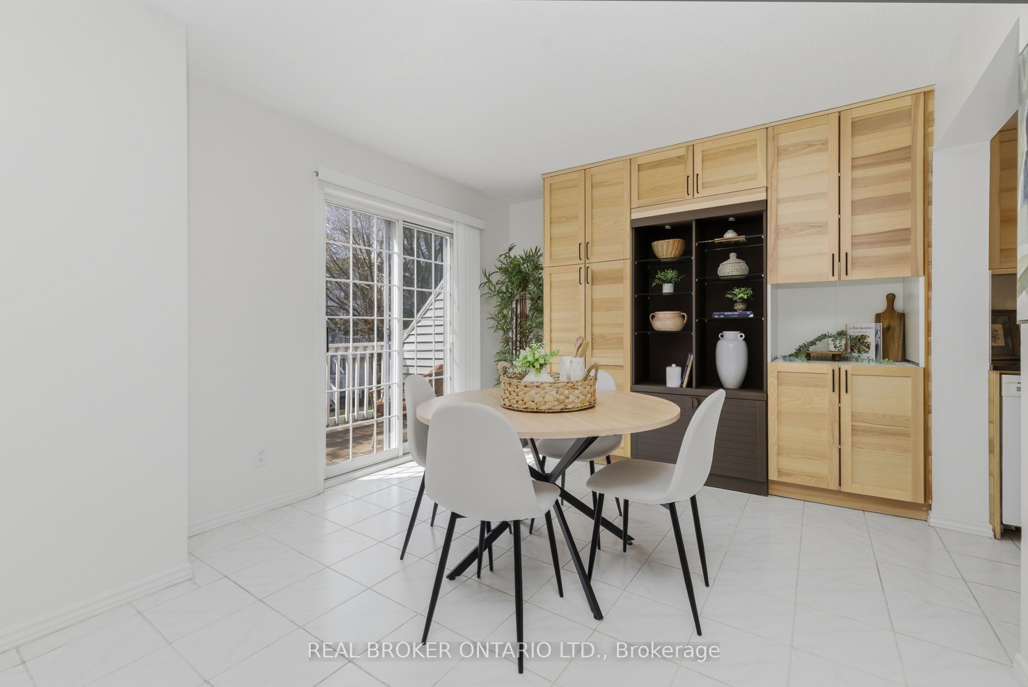 Additional image 3 of 36 Castlegreen Private, Ottawa, ON, K1T 3N4
