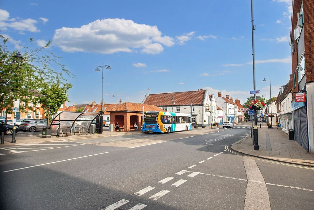 Additional image 3 of 2 bed flat for saleKing Street, Cottingham HU16
