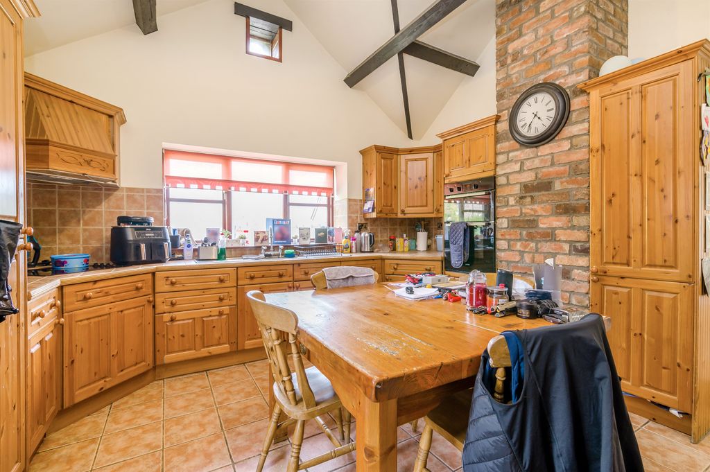 Additional image 17 of 8 bed bungalow for saleLlandenny, Usk, Monmouthshire NP15