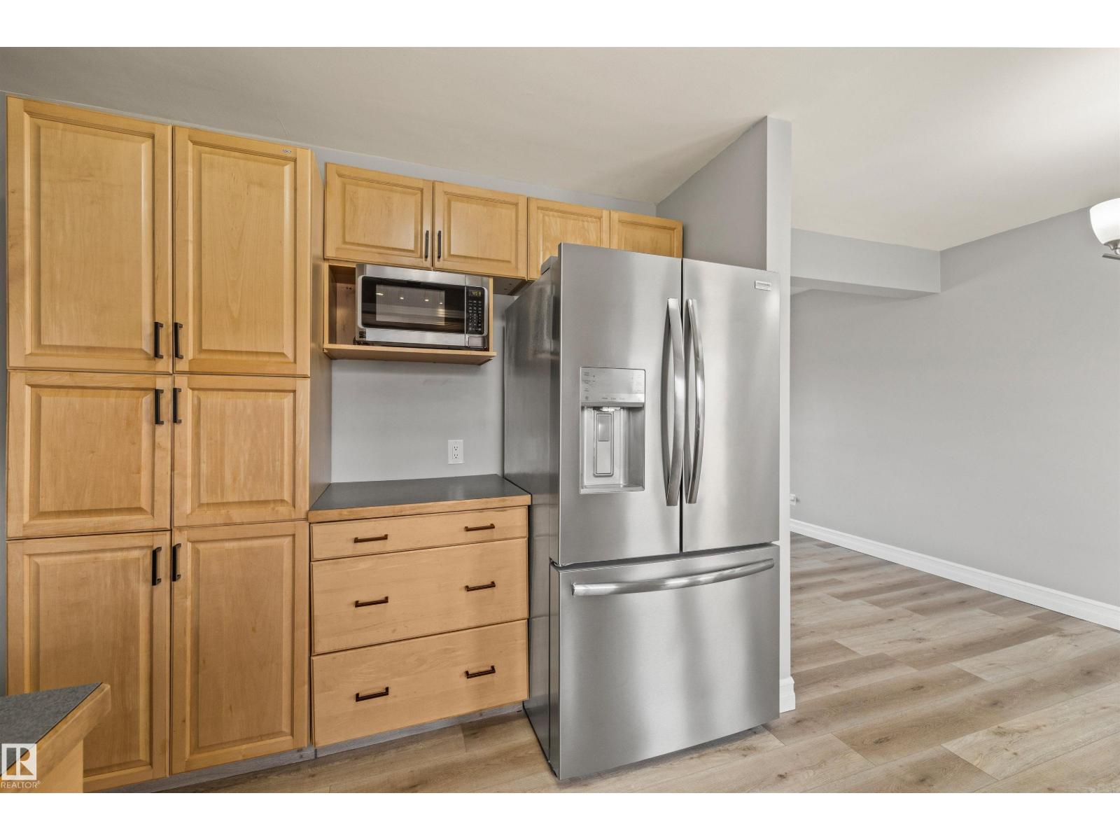 Additional image 5 of 7927 71 Avenue NW, Edmonton, AB, T6C0B1