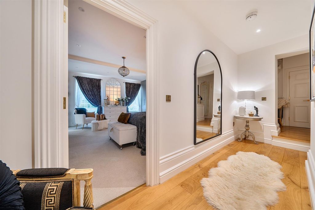 Additional image 15 of 3 bed flat for saleEast Street, Fareham, Hampshire PO16