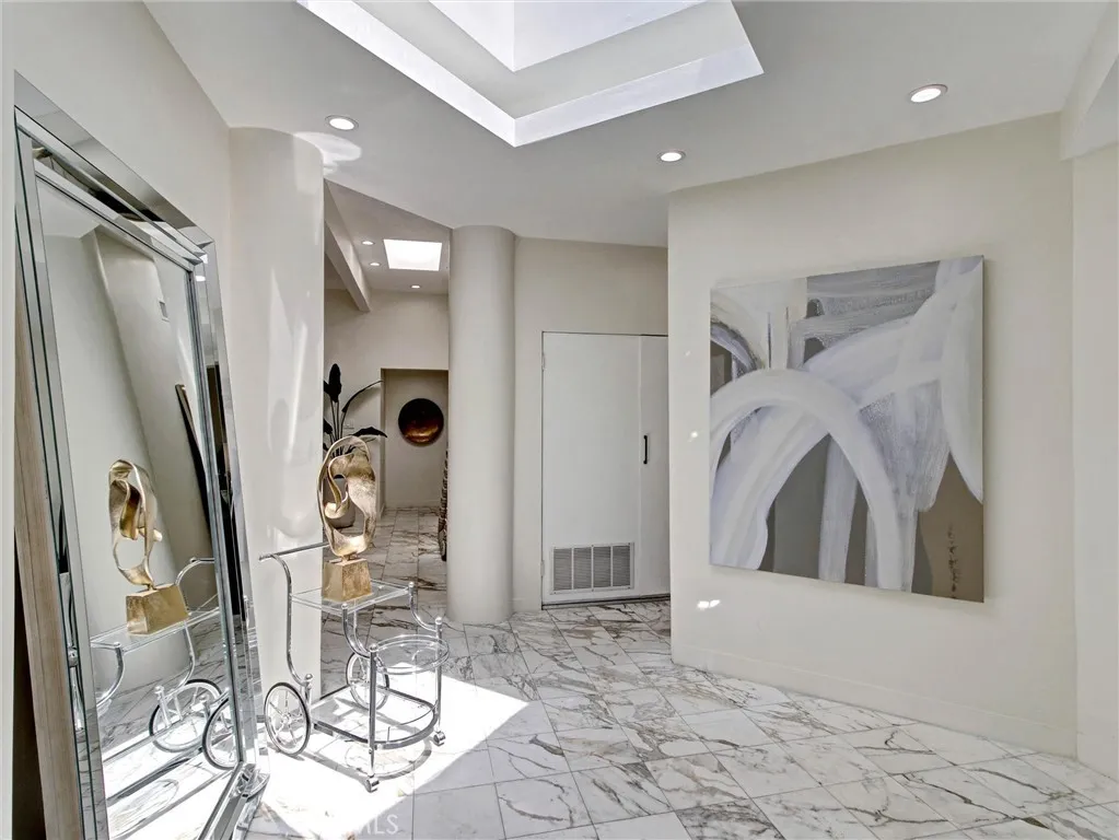 Additional image 33 of 4557 Don Timoteo Drive, Los Angeles, CA 90008