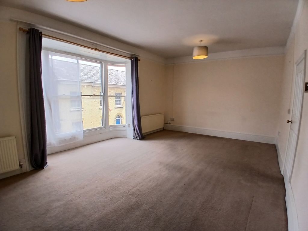 Additional image 3 of 1 bed flat to rentCrocker Street., Newport PO30