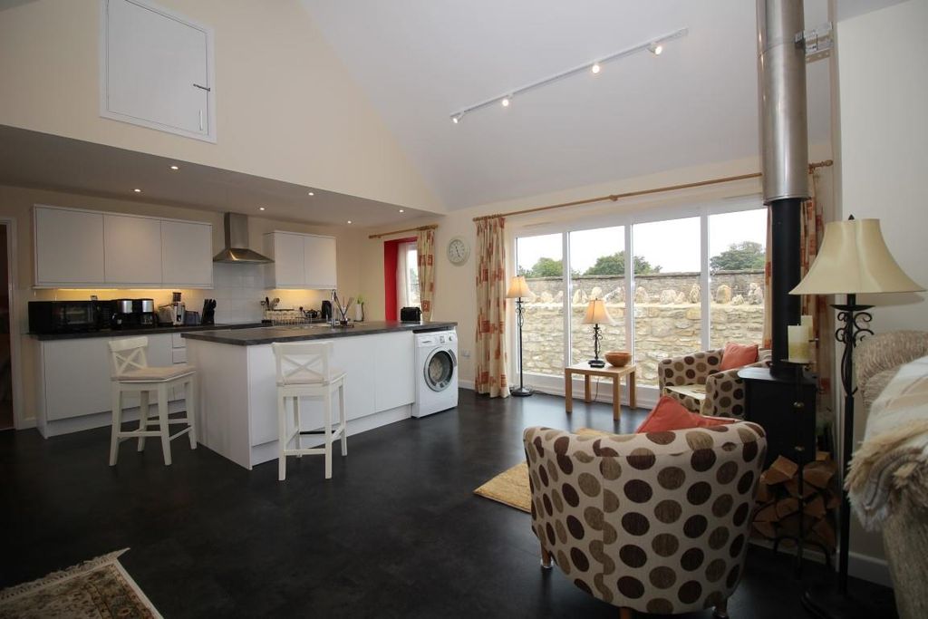 Additional image 3 of 3 bed barn conversion to rentMonkton Farleigh, Bradford-On-Avon BA15