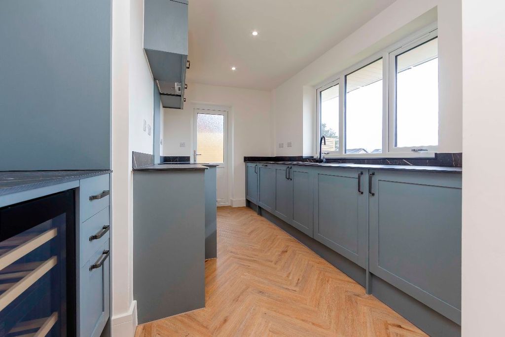 Additional image 14 of 3 bed bungalow to rentAshgrove, Edwardsville, Treharris CF46