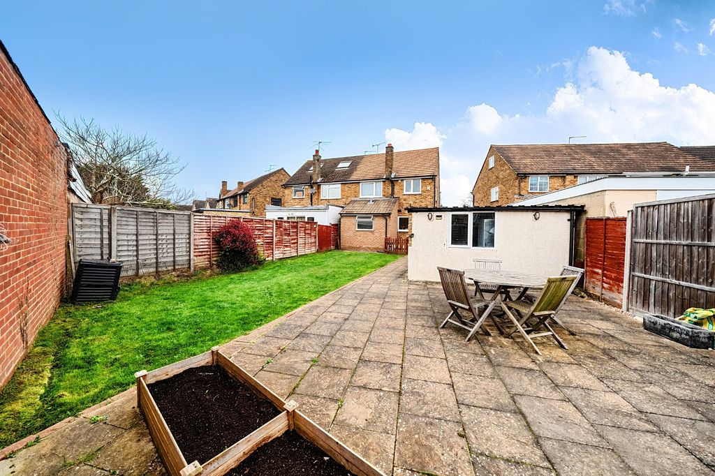 Additional image 10 of 3 bed semi-detached house for saleHurst Road, Near Burnham, Berkshire SL1