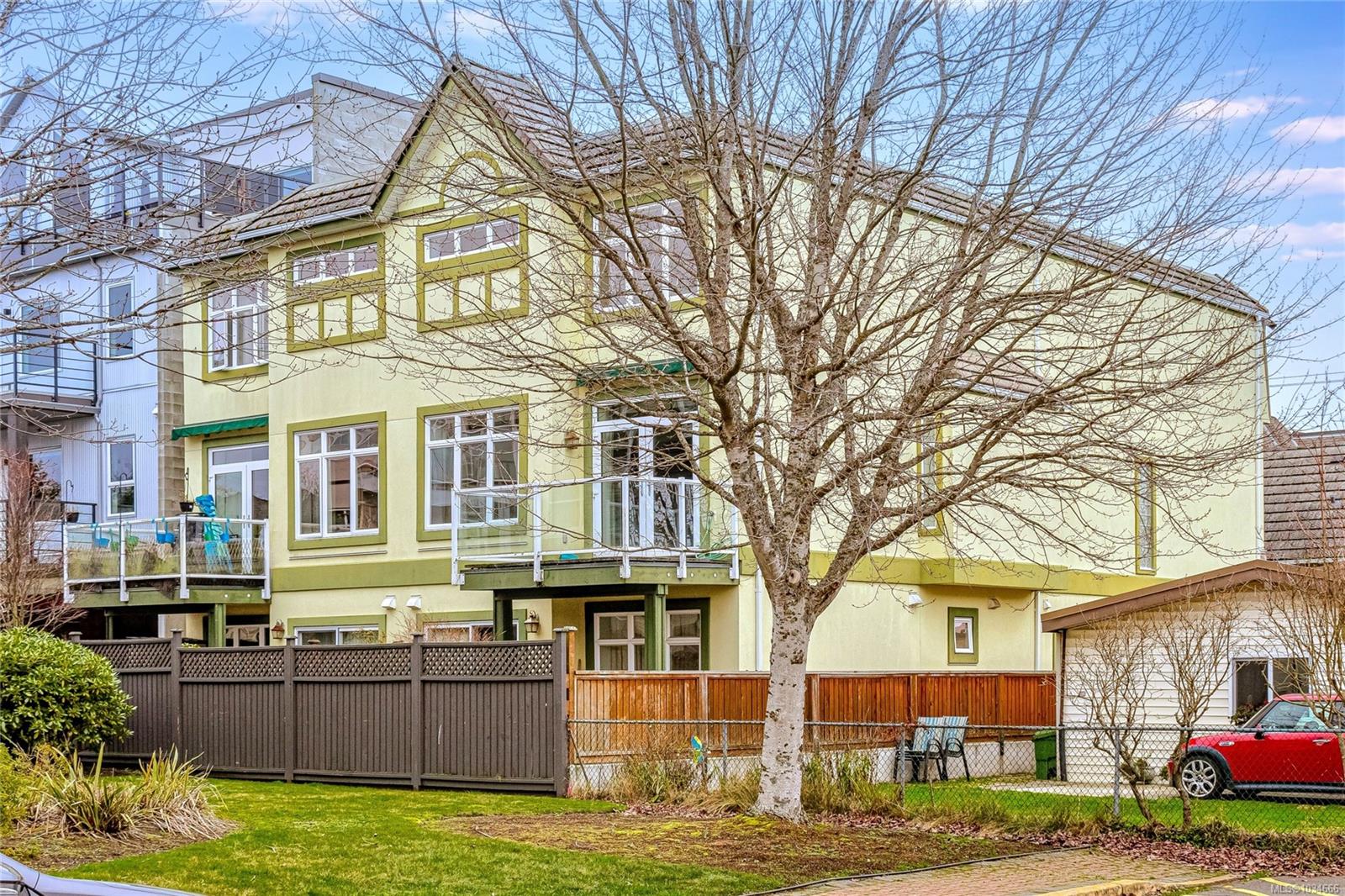 9708 Third Street, Sidney, BC, V8L 3A2 photo 5