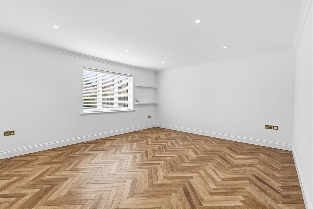 Additional image 8 of 5 bed detached house for saleCrown Close, Thorney, Peterborough PE6