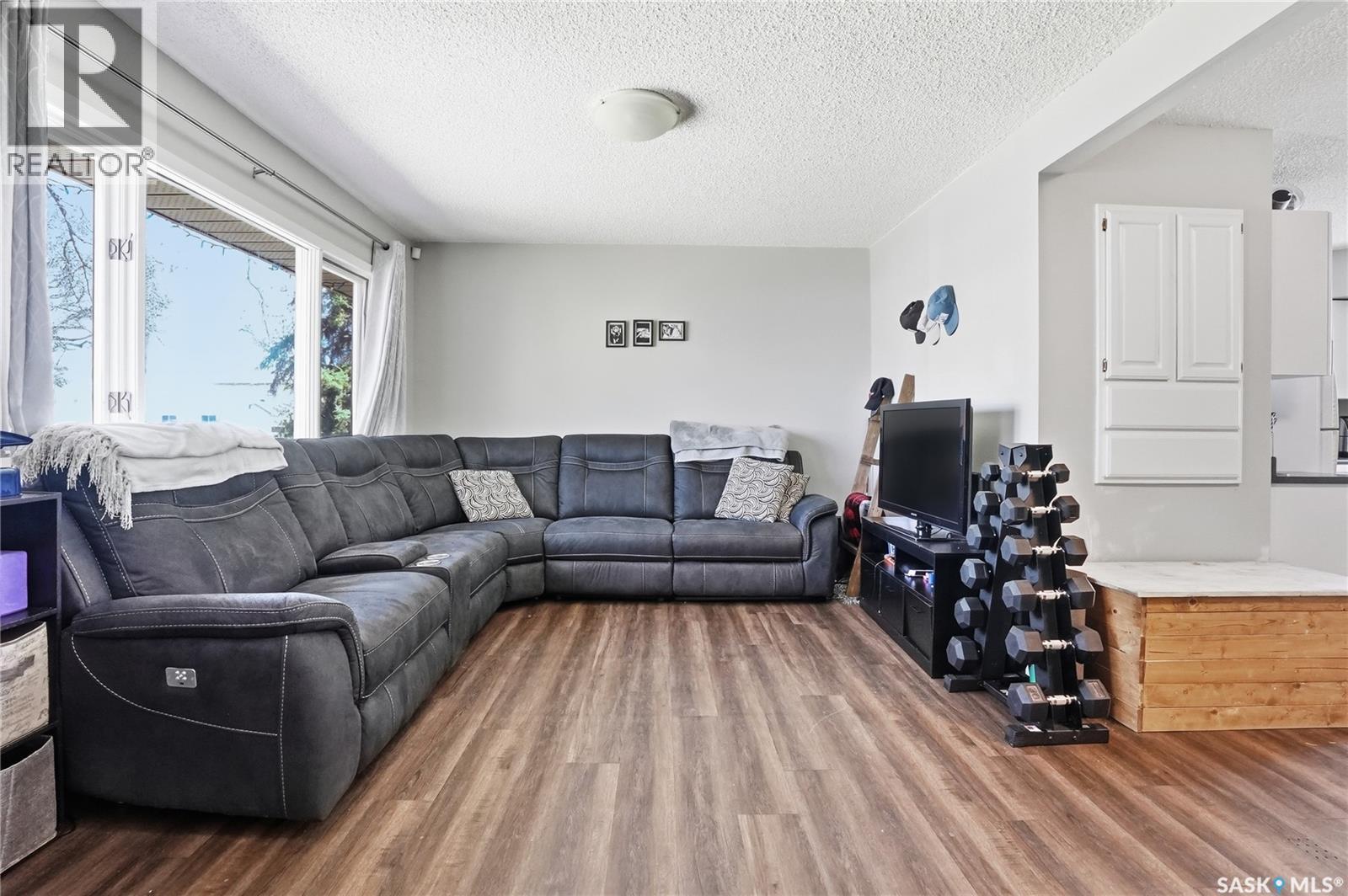 Additional image 5 of 1032 9th Street E, Saskatoon, SK, S7H0N2
