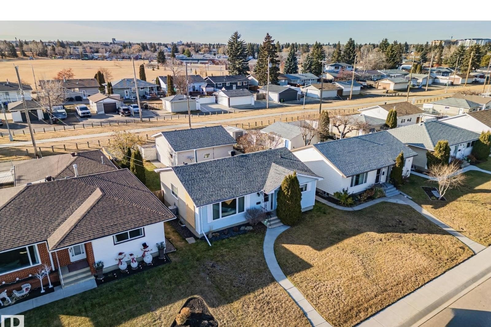 Additional image 7 of 13516 104a Street NW, Edmonton, AB, T5E4R2