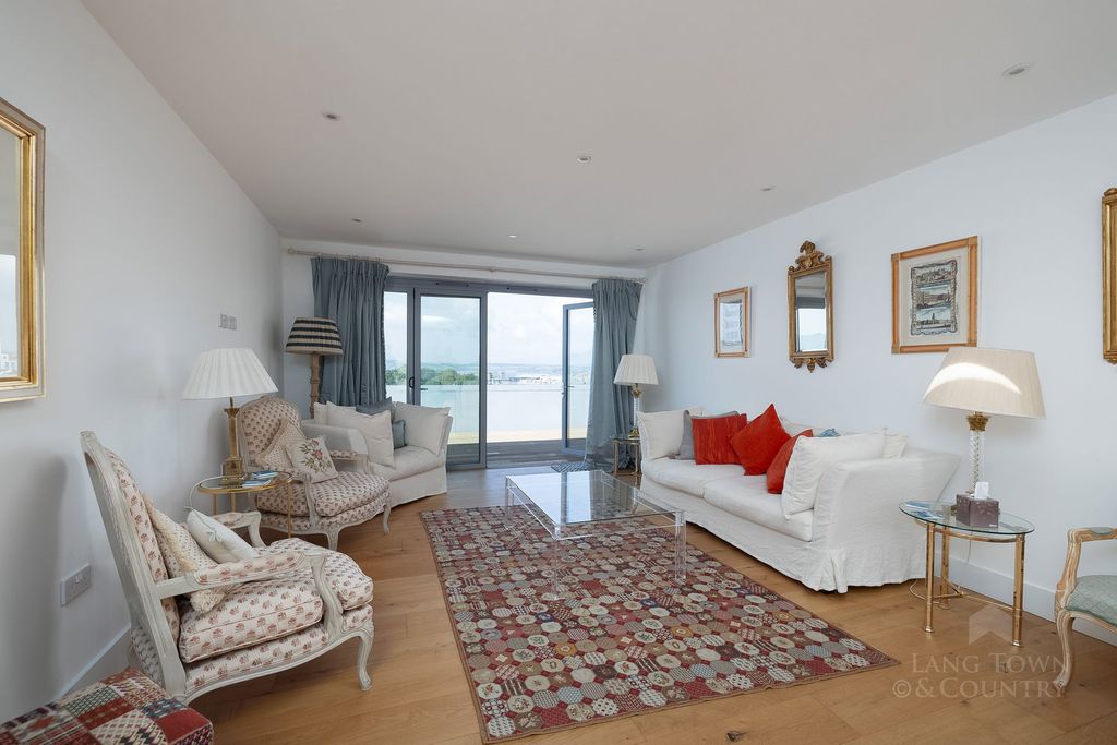 Additional image 2 of 3 bed penthouse for saleLeeward House, Discovery Road, Plymouth PL1
