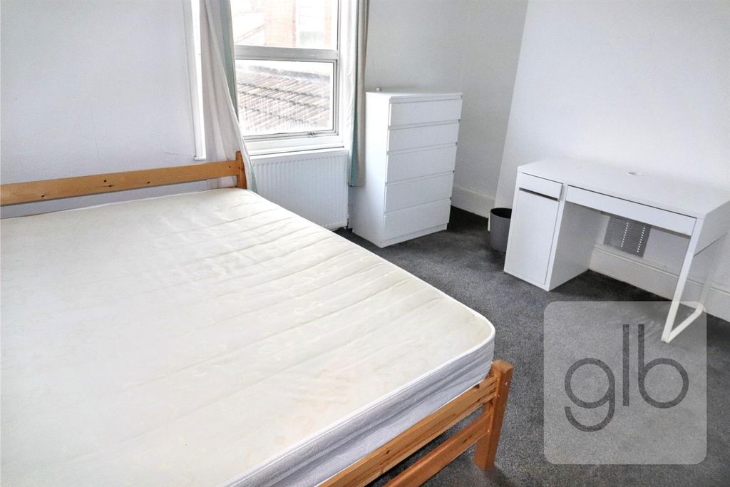 Additional image 5 of 6 bed property to rentWarwick Street, Leamington Spa CV32