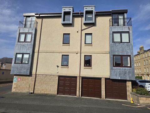 Roseburn House, Roseburn, Edinburgh EH12, Parking/garage to rent