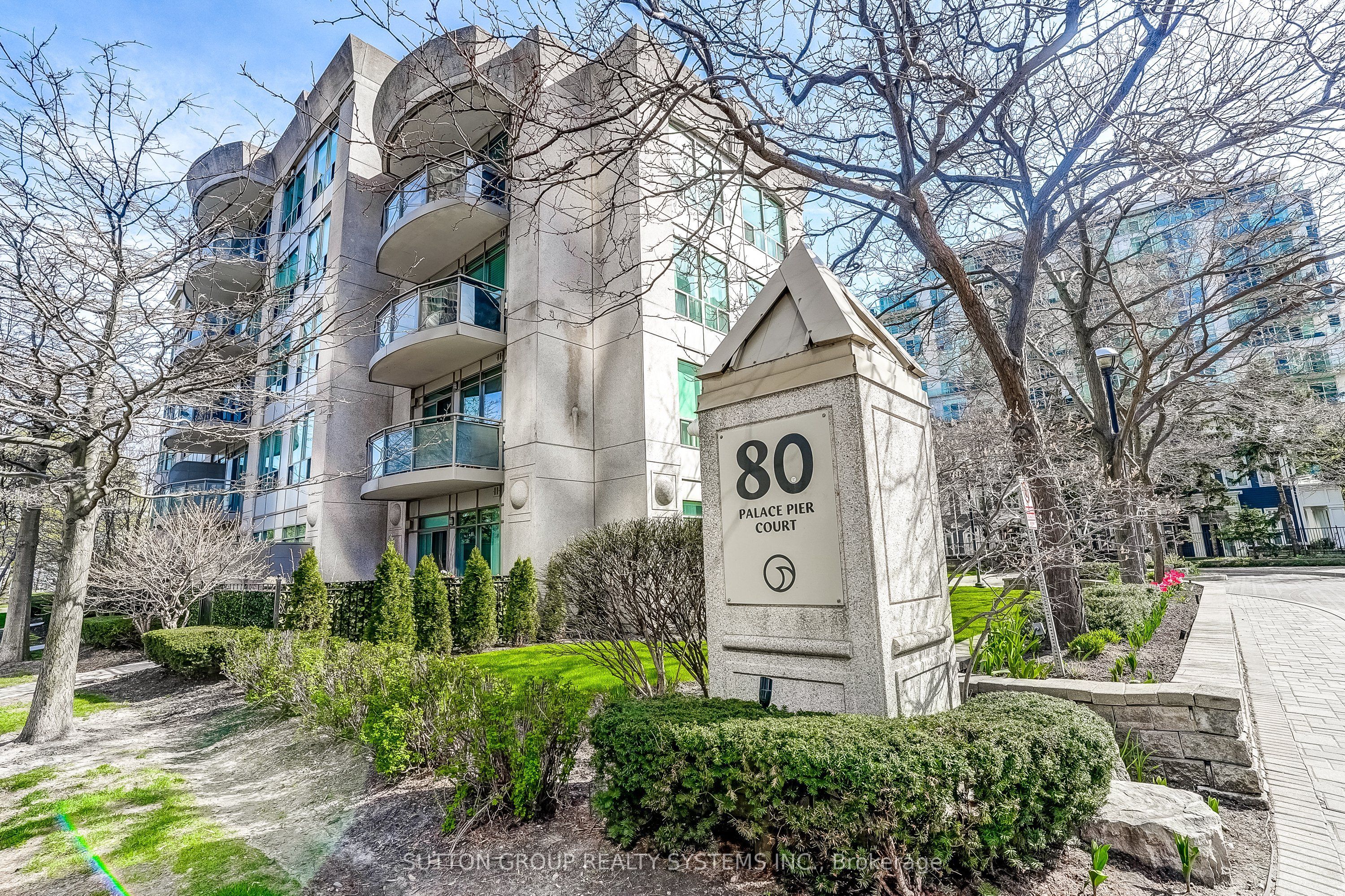 404-80 Palace Pier Court, Toronto, ON, M8V 4C1