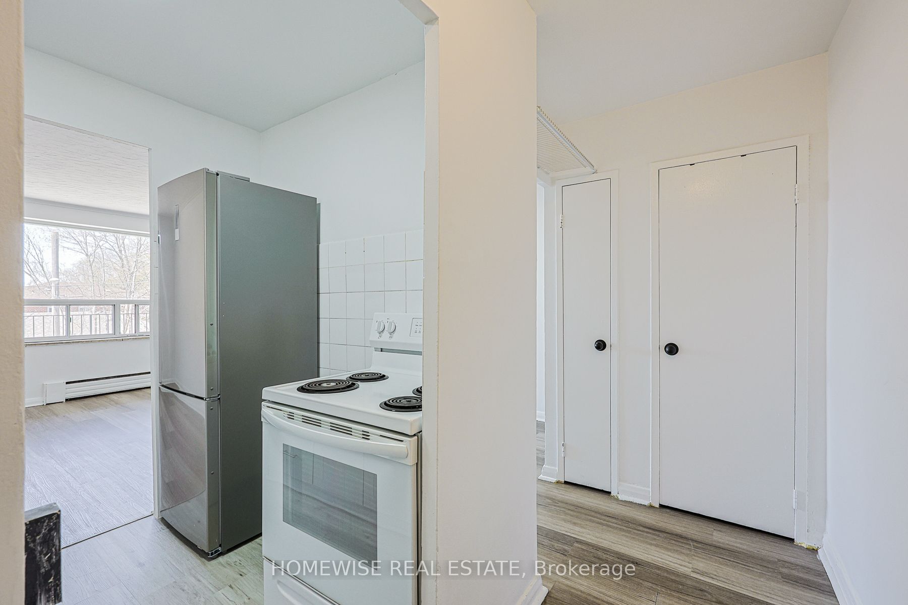 Additional image 3 of 302-2204 Dufferin Street, Toronto, ON, M6E 3R8