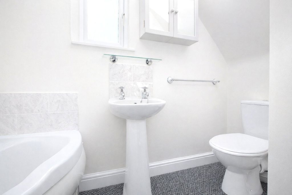 Additional image 6 of 1 bed detached house to rentButts Road, Alton, Hampshire GU34