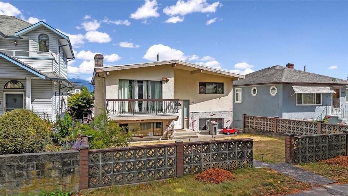 2593 25th Avenue E, Vancouver, BC, V5R 1H2