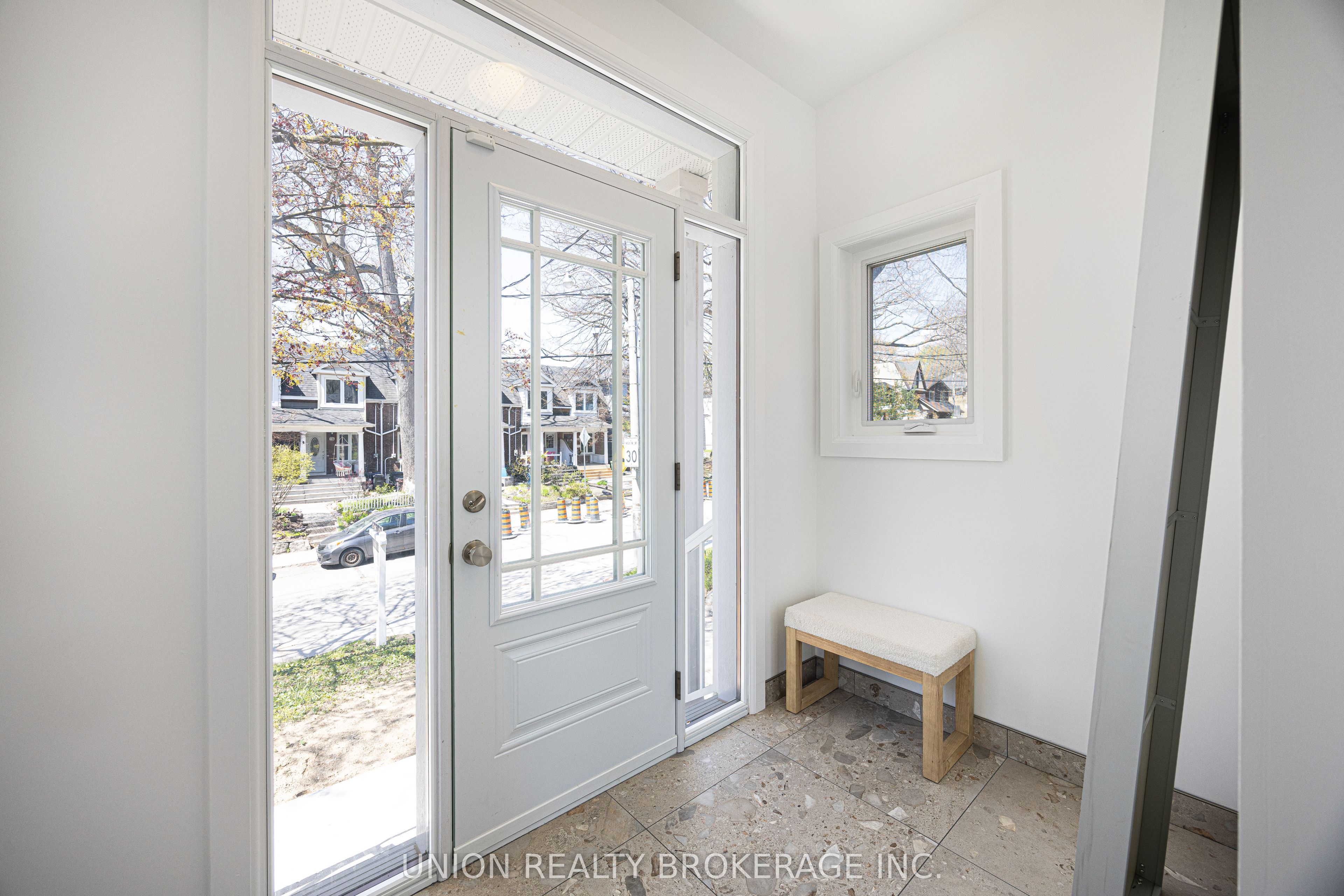 273 Lee Avenue, Toronto, ON, M4E 2P6 photo 3