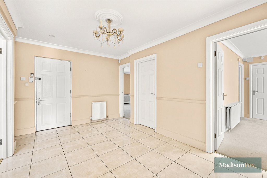 Additional image 16 of 3 bed flat for saleManor Road, Chigwell, Essex IG7