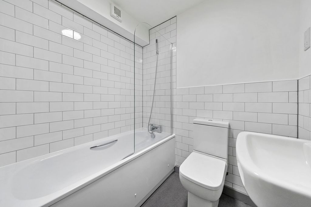 Additional image 4 of 2 bed flat to rentMaple Close, Liverpool L21