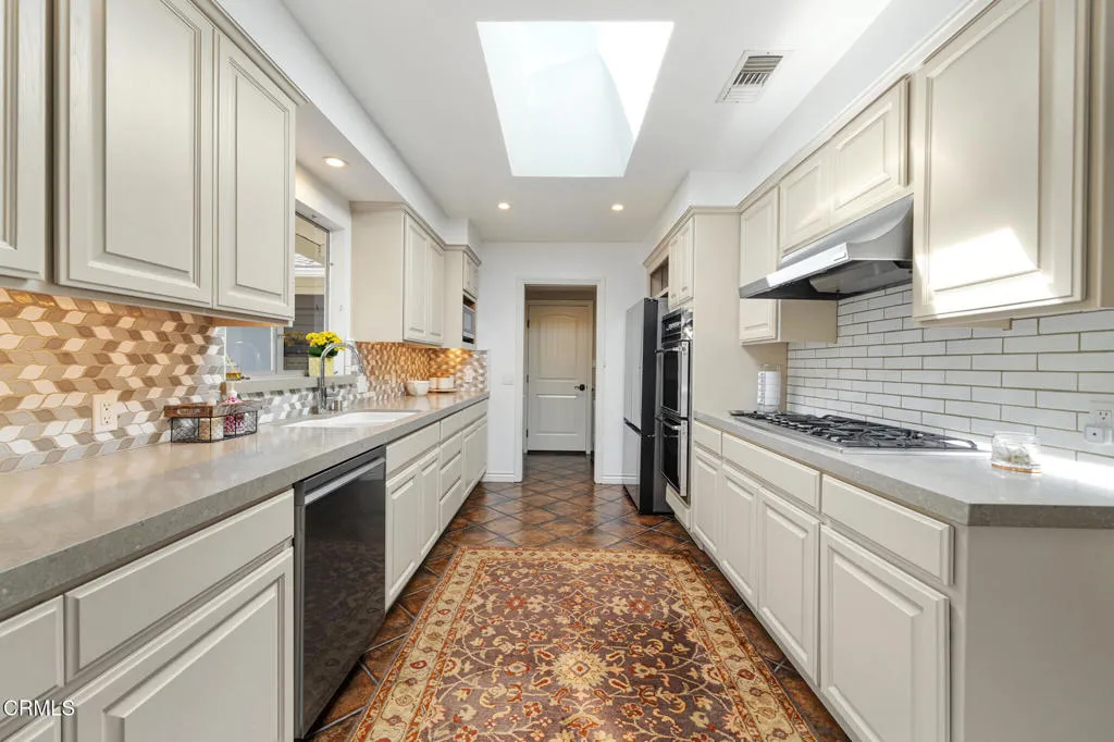 Additional image 15 of 2004 Glenview Terrace, Altadena, CA 91001