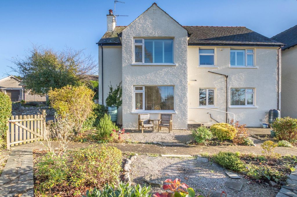 2 bed flat to rent1 Cardrona Court, Grange-Over-Sands LA11