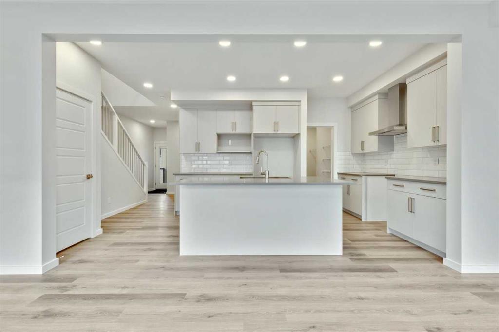Additional image 3 of 400 Heartwood Grove SE, Calgary, AB, T3M2K1