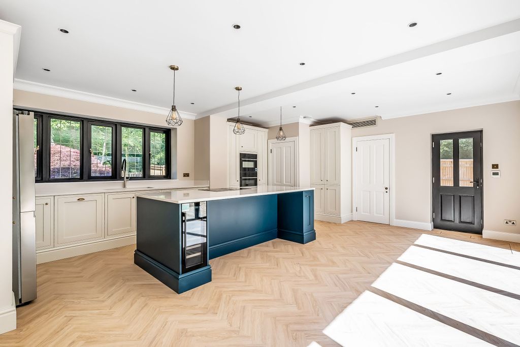 Additional image 10 of 4 bed detached house to rentShovelstrode Lodge, Shovelstrode Lane, East Grinstead RH19