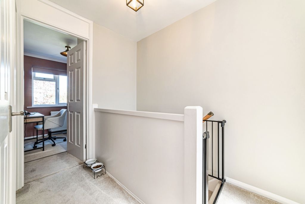 Additional image 19 of 3 bed link detached house for saleConstable Close, Basingstoke RG21
