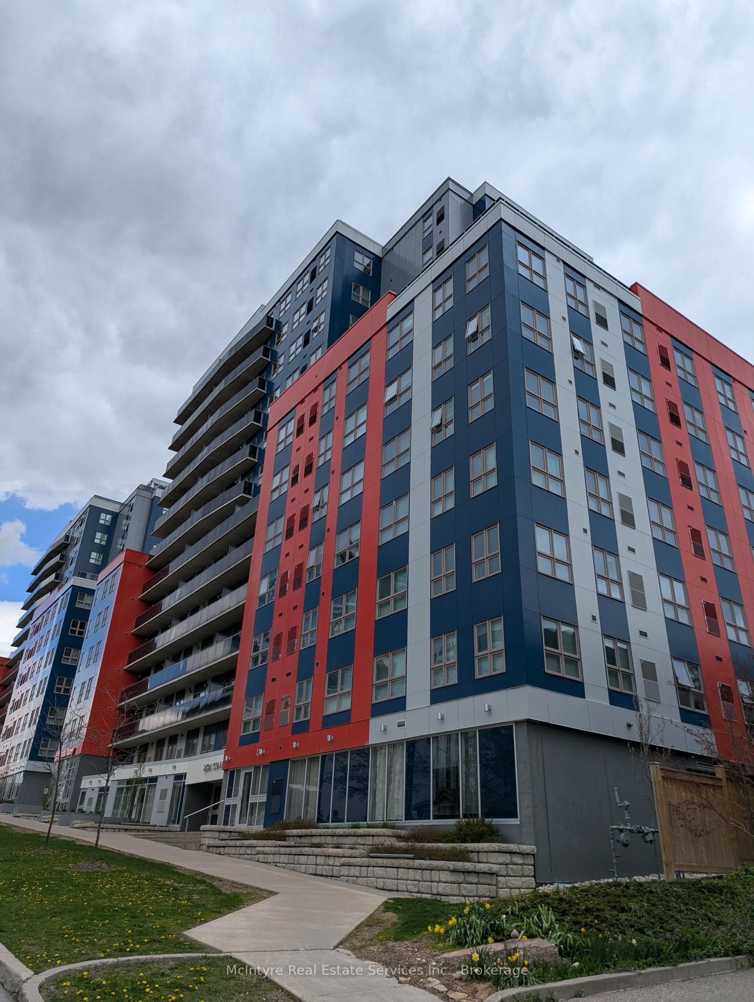 155-258A Sunview Street, Waterloo, ON, N2L 0H6