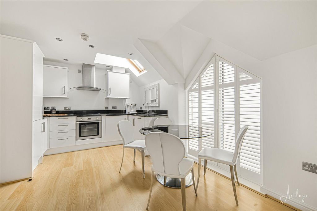 Additional image 9 of 1 bed flat for sale728 Mumbles Road, Mumbles, Swansea SA3