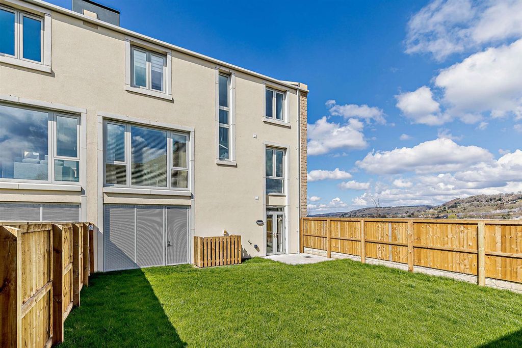 Additional image 17 of 4 bed town house to rentPark Crescent, Matlock Spa, Matlock DE4