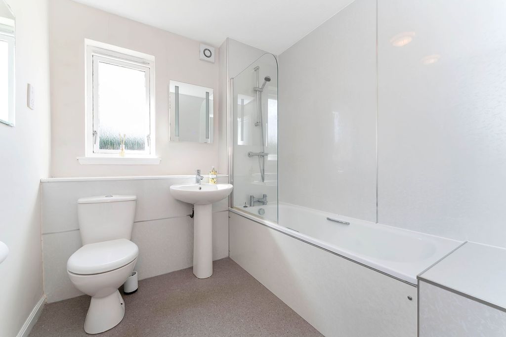 Additional image 9 of 3 bed flat for sale2 Glasclune Court, North Berwick, East Lothian EH39