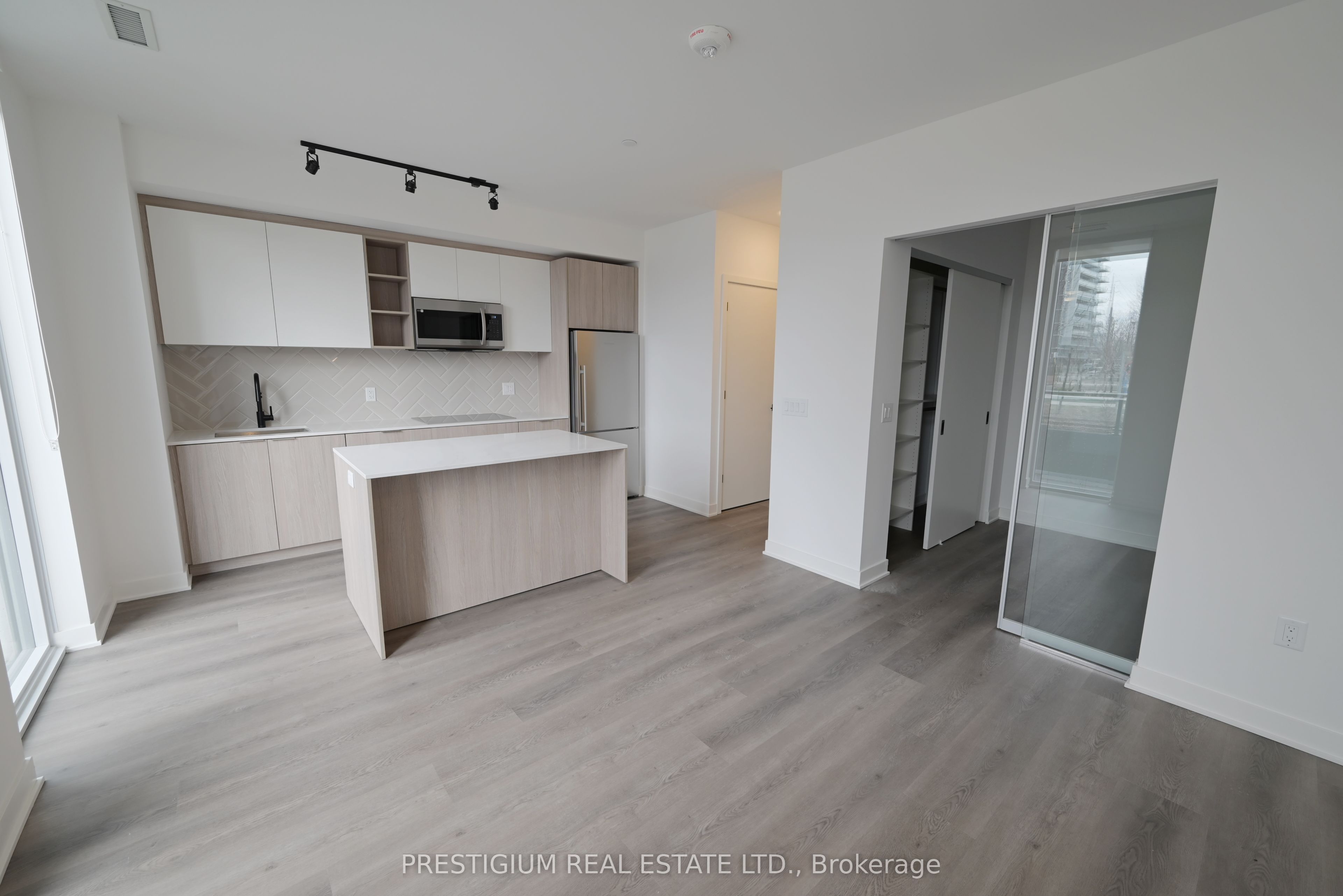 Additional image 3 of 102-36 Zorra Street, Toronto, ON, M8Z 0G5