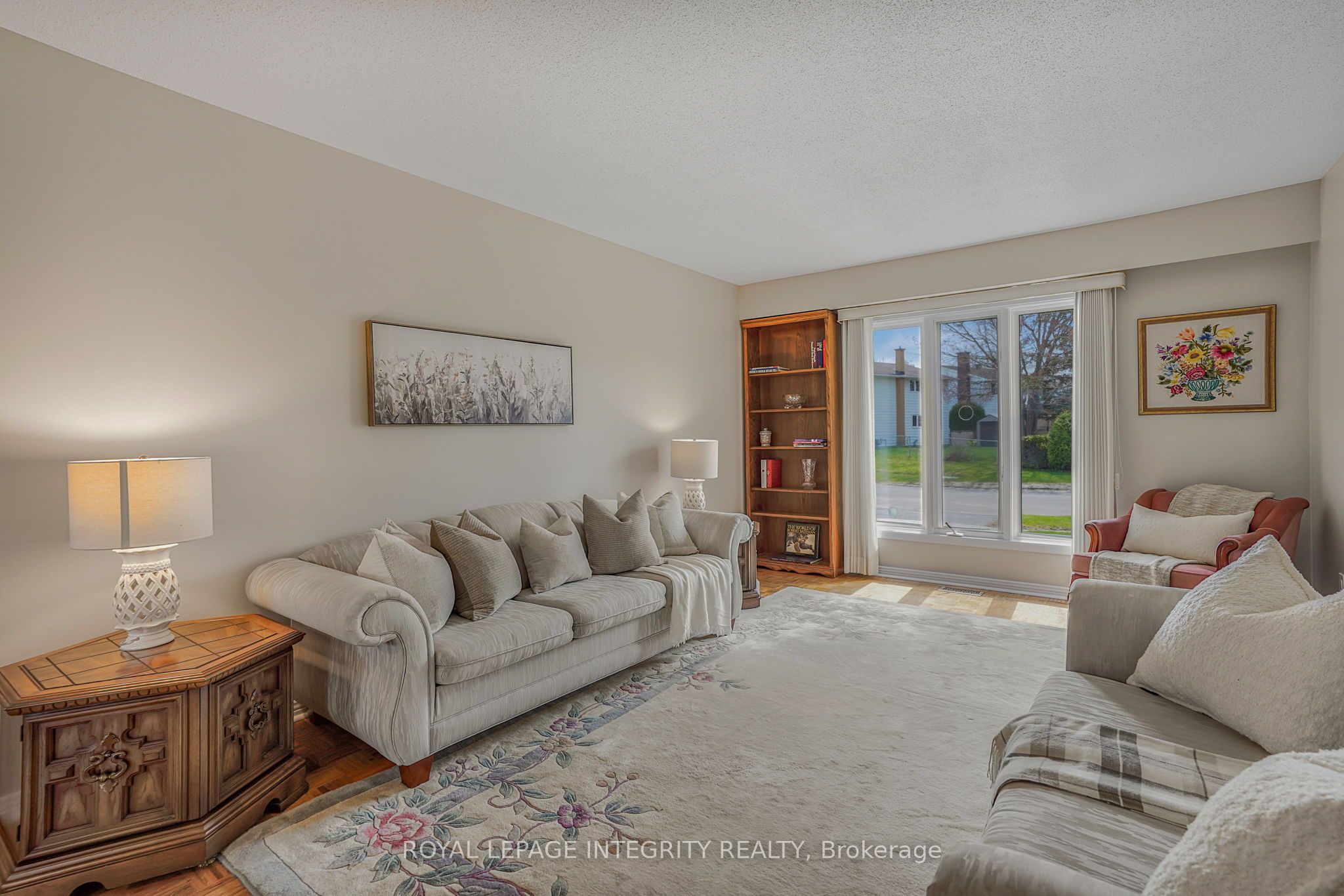 Additional image 3 of 74 Valewood Crescent, Ottawa, ON, K1B 4E8