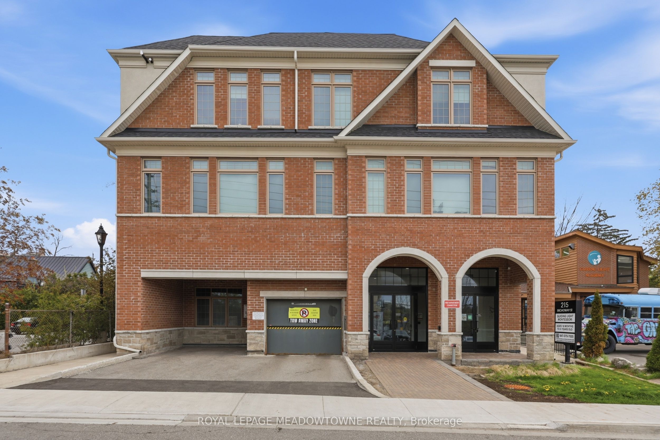 203-215 Broadway Street, Mississauga, ON, L5M 1J1