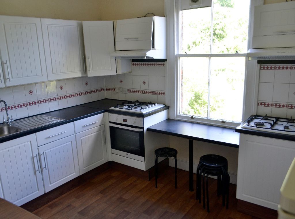 Additional image 2 of 6 bed flat to rentPriory Terrace, Leamington Spa CV31