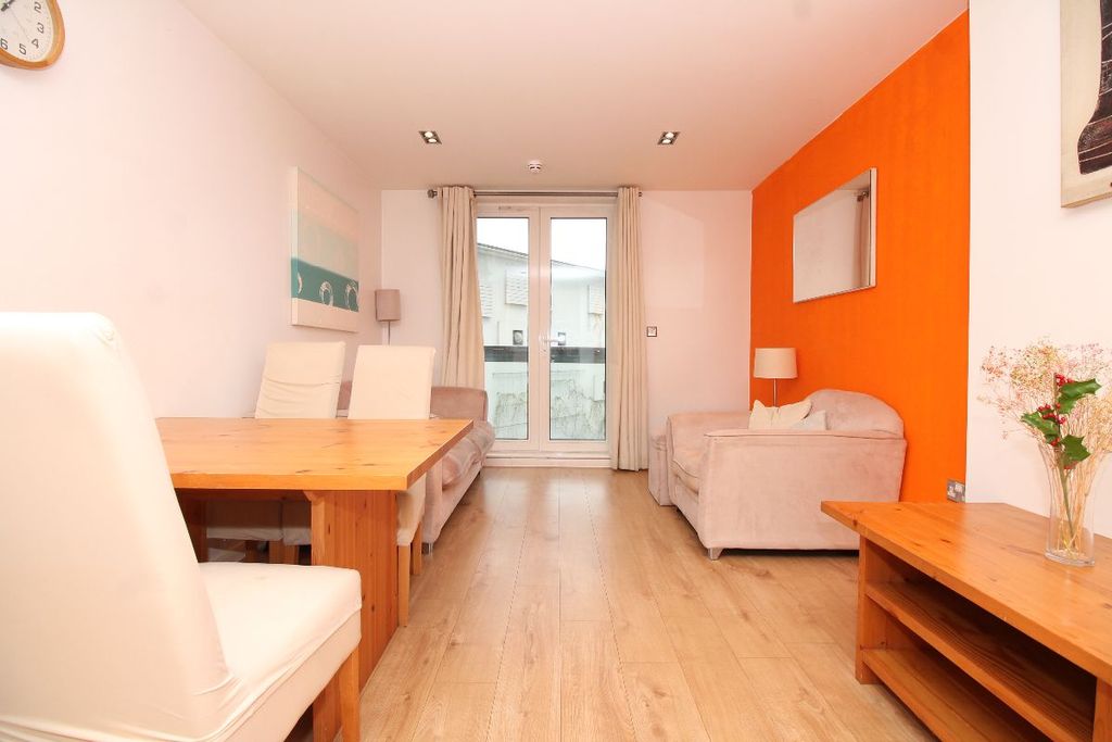 1 bed flat to rentCity Tower, Limeharbour, Canary Wharf E14