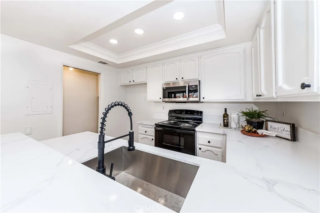Additional image 12 of 2301 Apricot Dr, Irvine, CA 92618