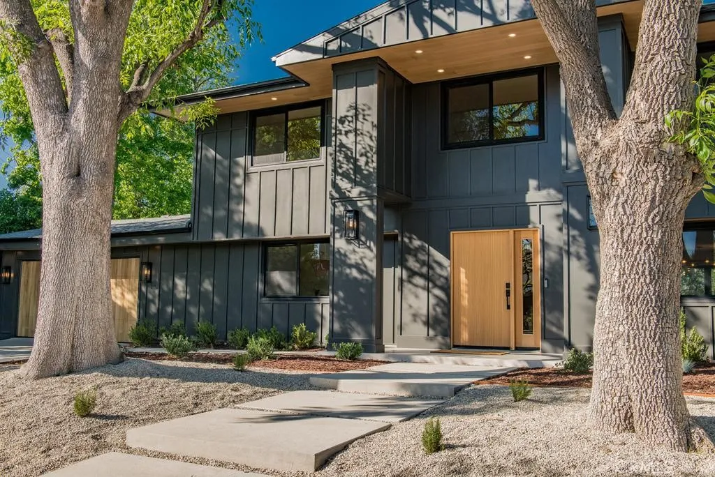 Additional image 3 of 24245 Hatteras St, Woodland Hills, CA 91367