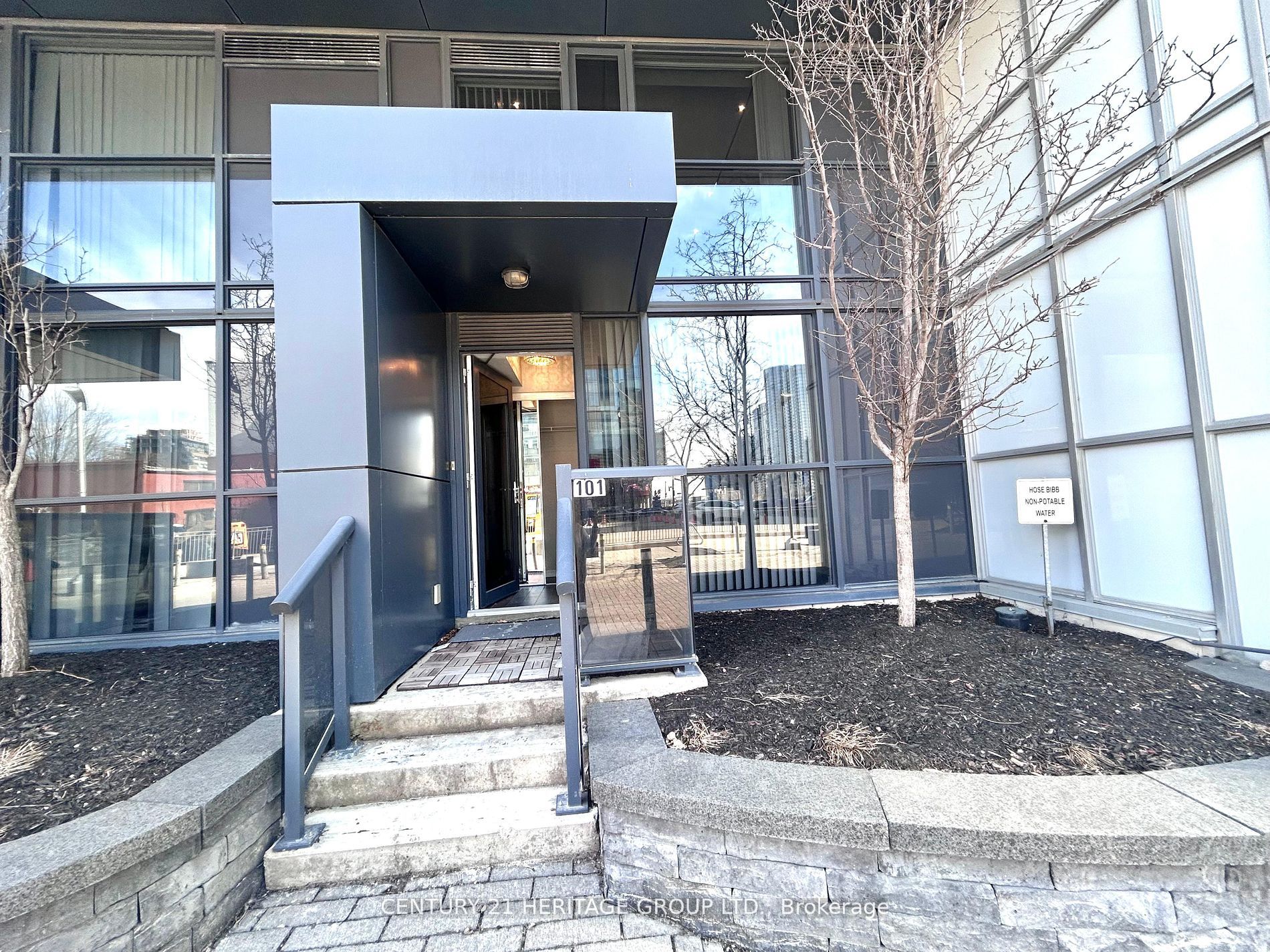 101-352 Front Street W, Toronto, ON, M5V 0K3