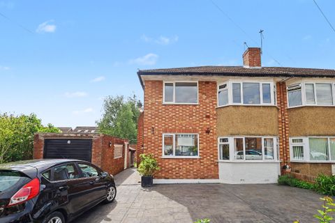 Vincent Close, Ilford IG6