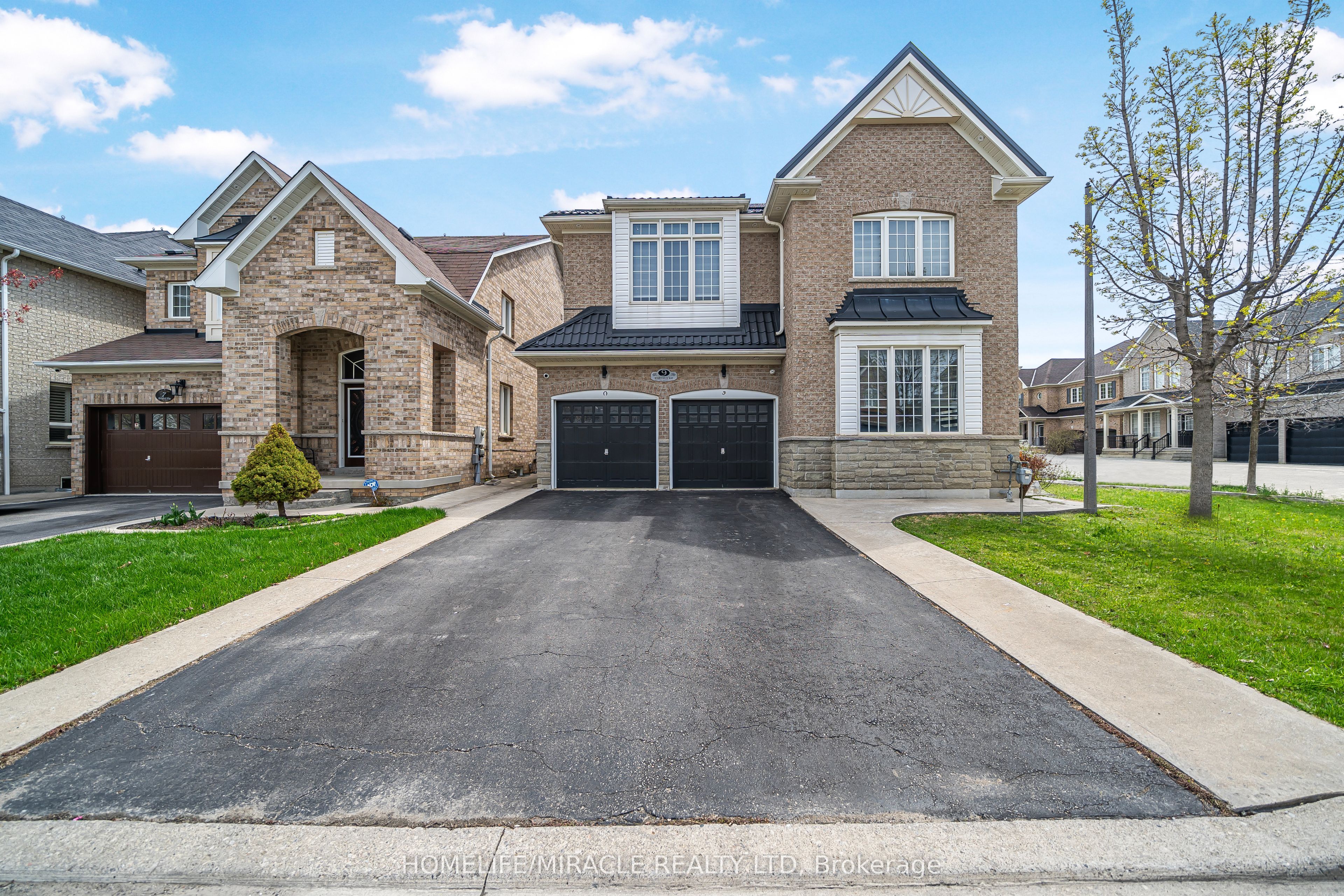 9 Berryfield Way, Brampton, ON, L6R 0Y3 photo 2